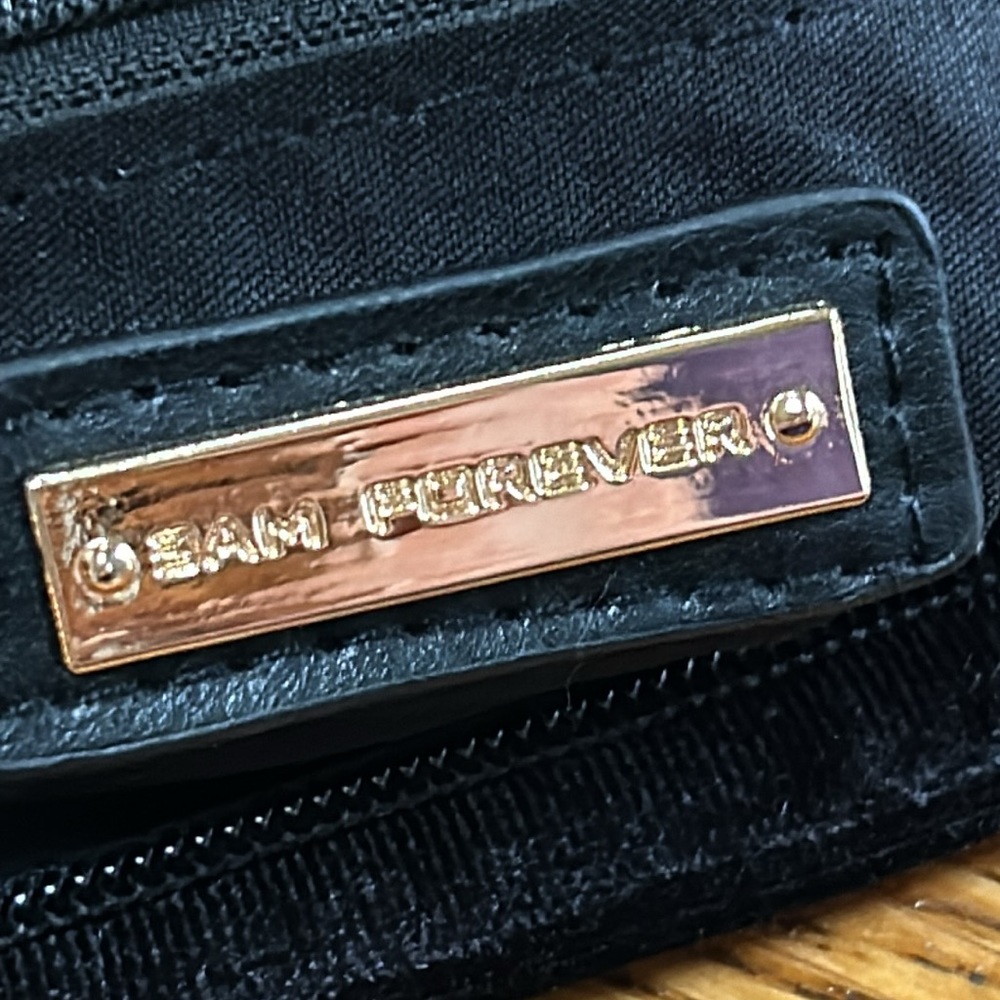 Black velour shoulder bag, chain strap, embroidered and pompom details. - Picture 5 of 12